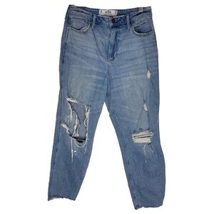 Hollister Distressed Curvy High-Rise Mom Jeans
